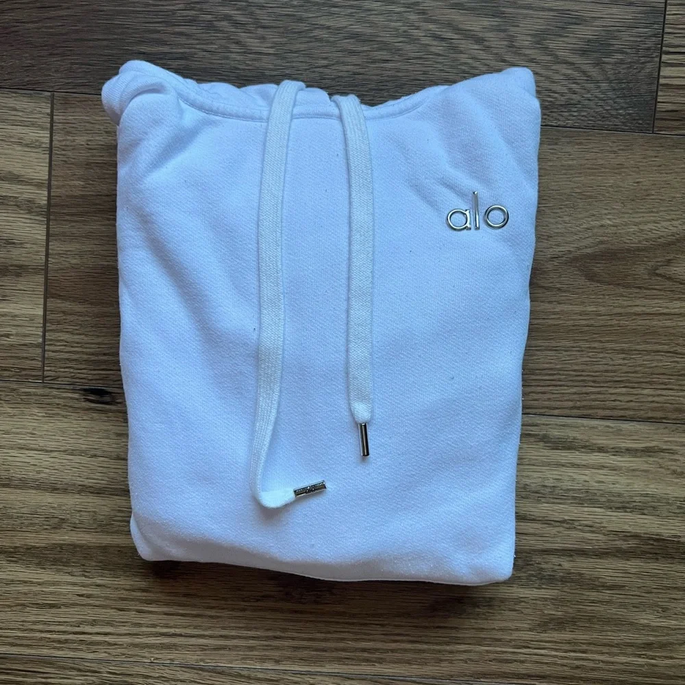 ALO Yoga Women's Accolade White Hoodie